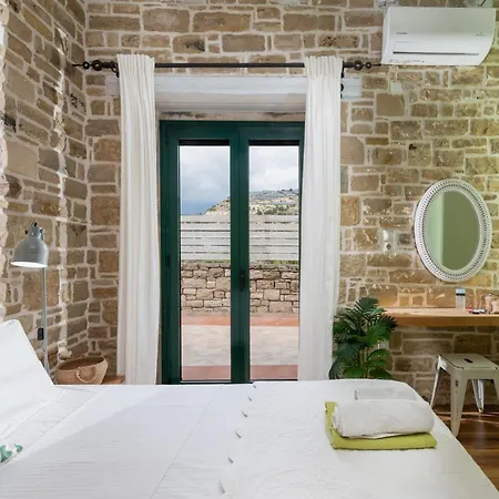 Villa Carob Moírai